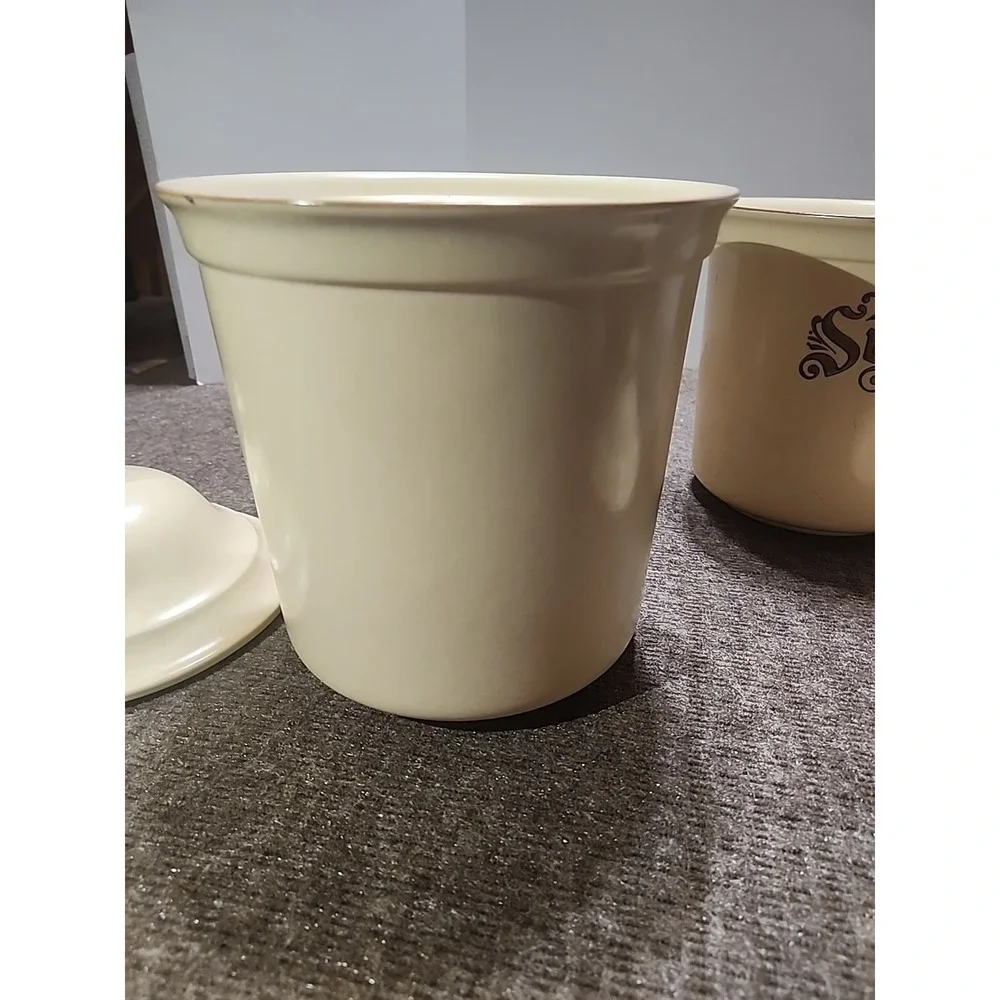 Pfaltzgraff stoneware canister‎ With Lid  507 & 506